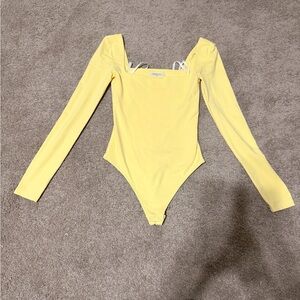 Aritzia Babaton Contour Longsleeve Bodysuit in Softest Yellow